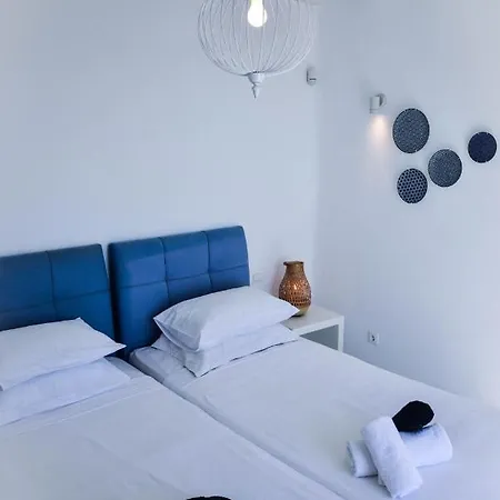 Agnes Mykonos *