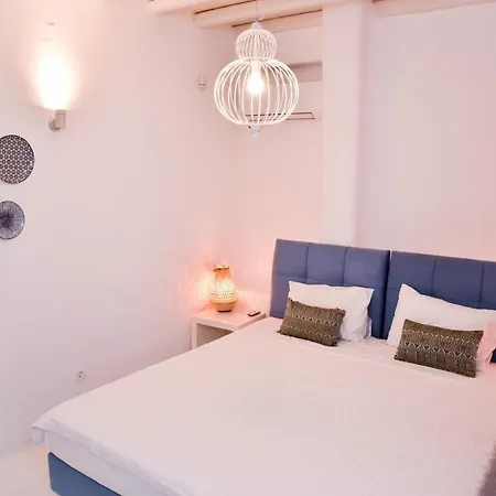 Agnes Mykonos