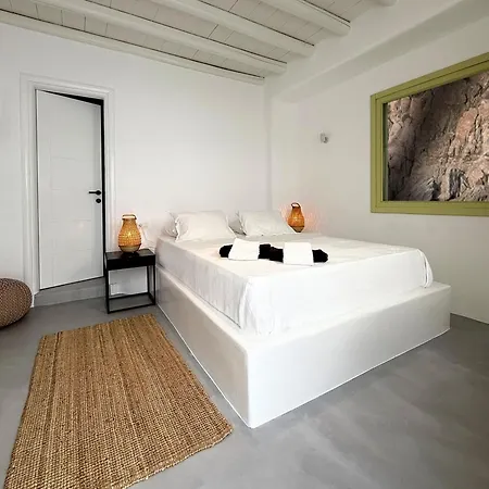 Agnes Mykonos